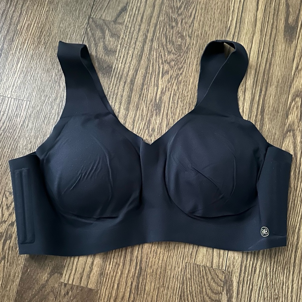 Honeylove V-neck wireless bra in black, size 1X